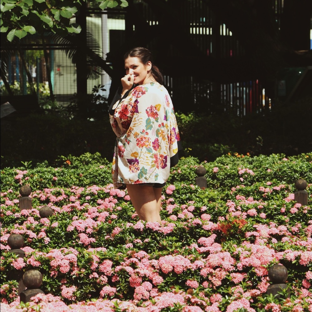 H&M conscious collection floral kimono! - Picture 2 of 7